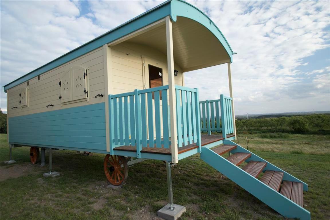 Zauberwagen Zirkuswagen Naturwagen Kropelin Exterior photo